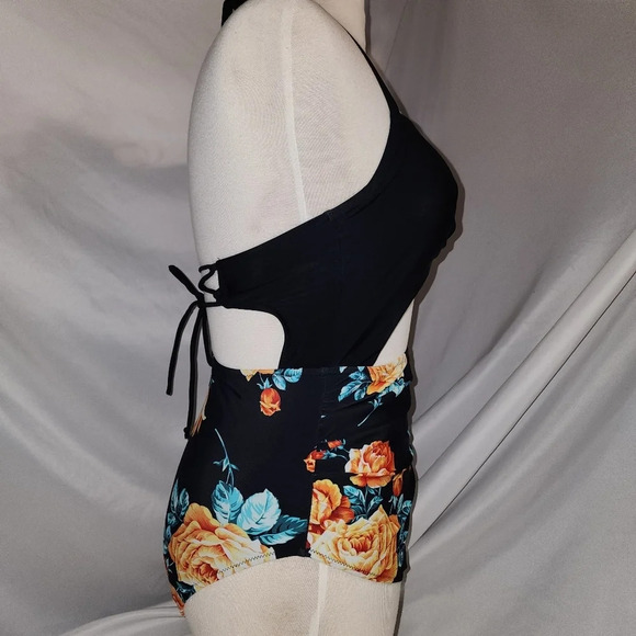 Cupshe Black & Floral Monokini - Small - Picture 3 of 8